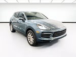 2019 Cayenne Thumbnail 3