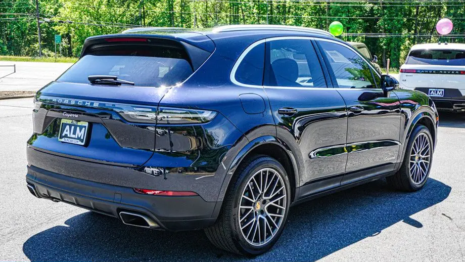 2023 Porsche Cayenne Base