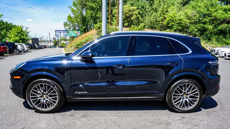 2023 Porsche Cayenne Base
