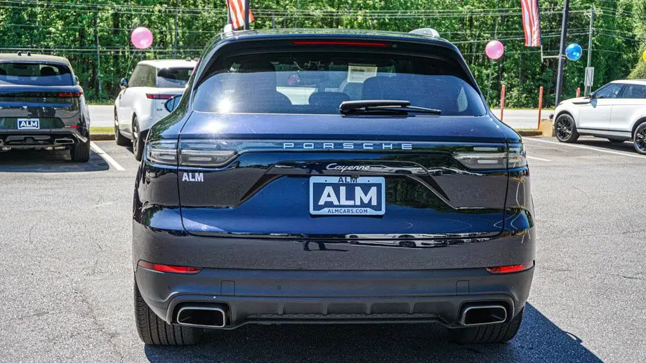 2023 Porsche Cayenne Base