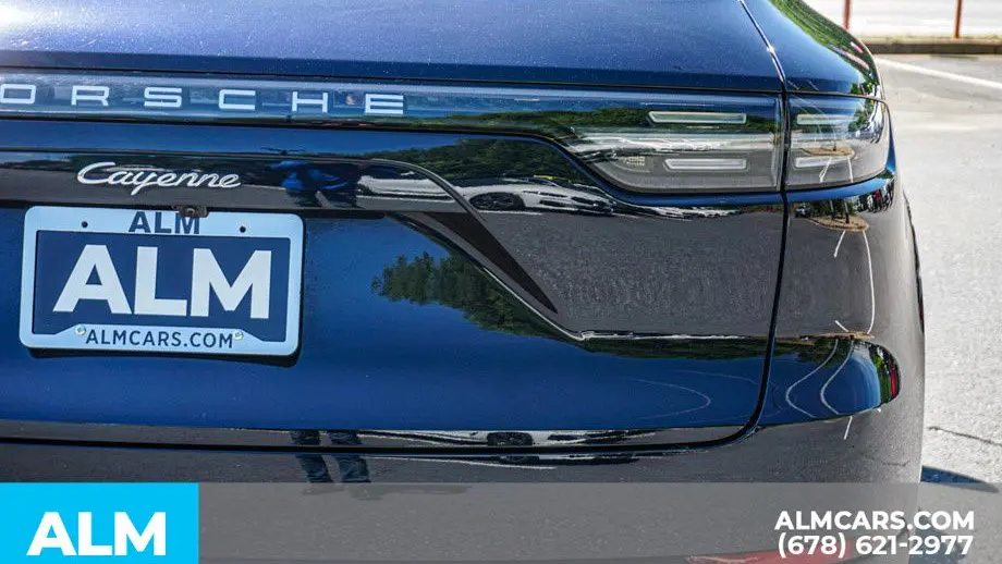 2023 Porsche Cayenne Base