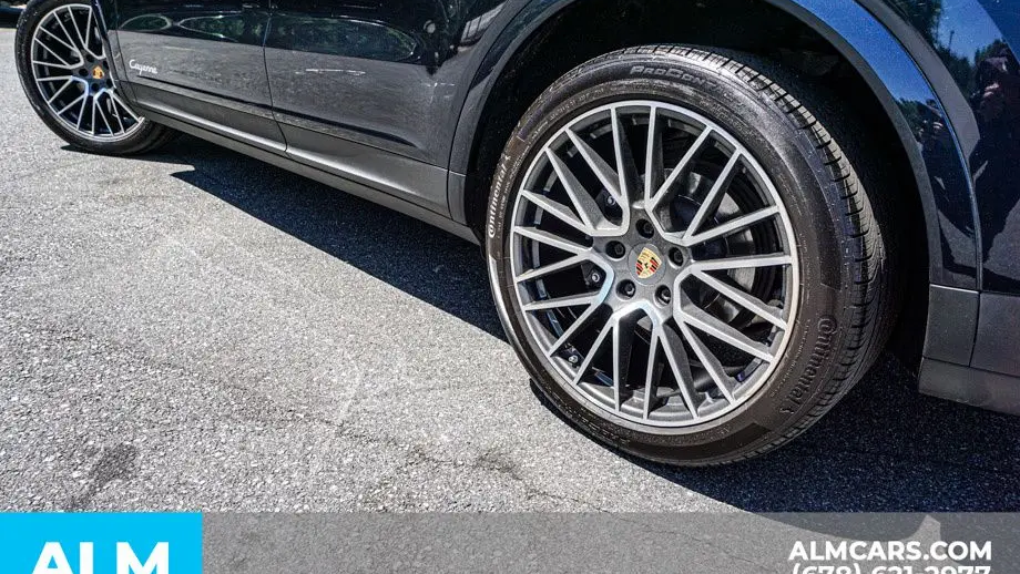 2023 Porsche Cayenne Base
