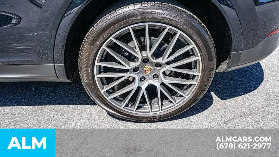 2023 Porsche Cayenne Base