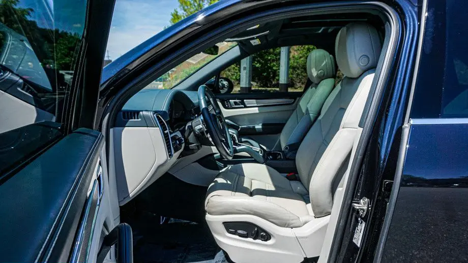 2023 Porsche Cayenne Base