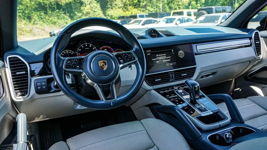 2023 Porsche Cayenne Base