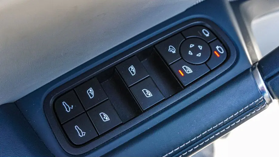 2023 Porsche Cayenne Base