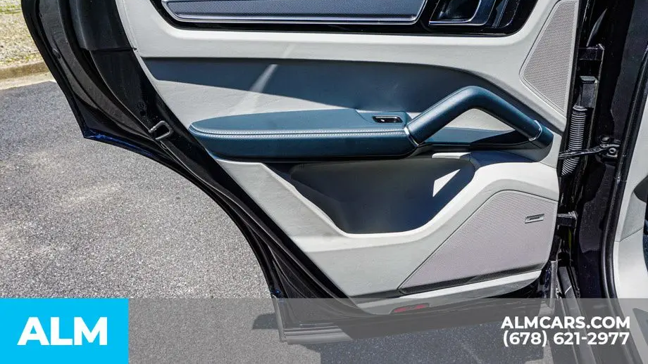 2023 Porsche Cayenne Base
