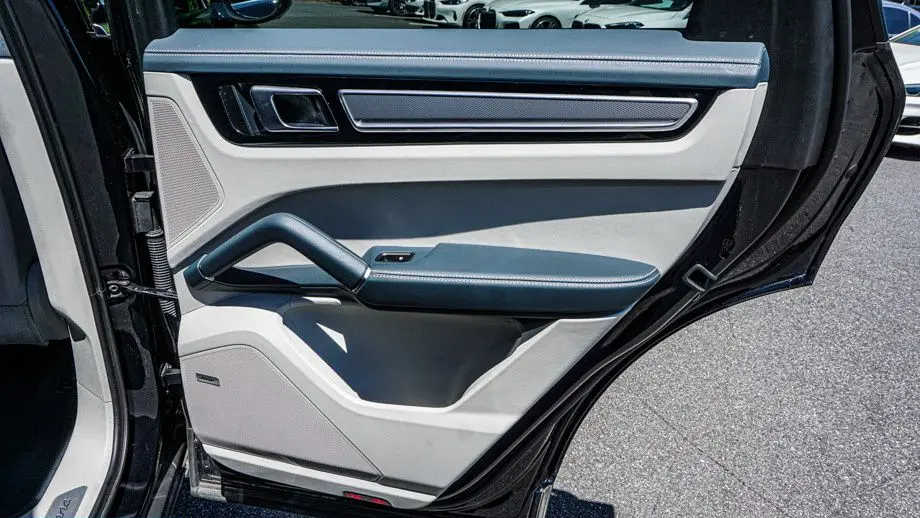 2023 Porsche Cayenne Base