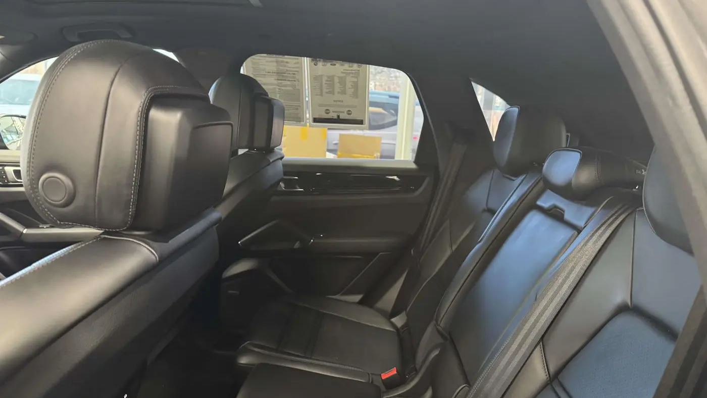 2023 Porsche Cayenne Base