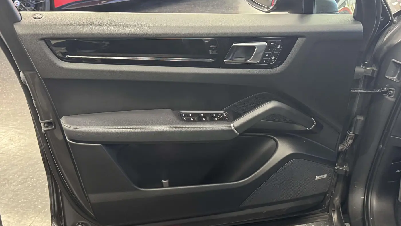 2023 Porsche Cayenne Base