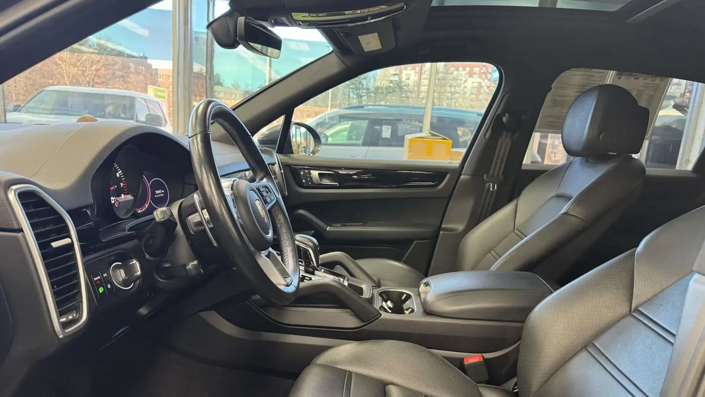 2023 Porsche Cayenne Base