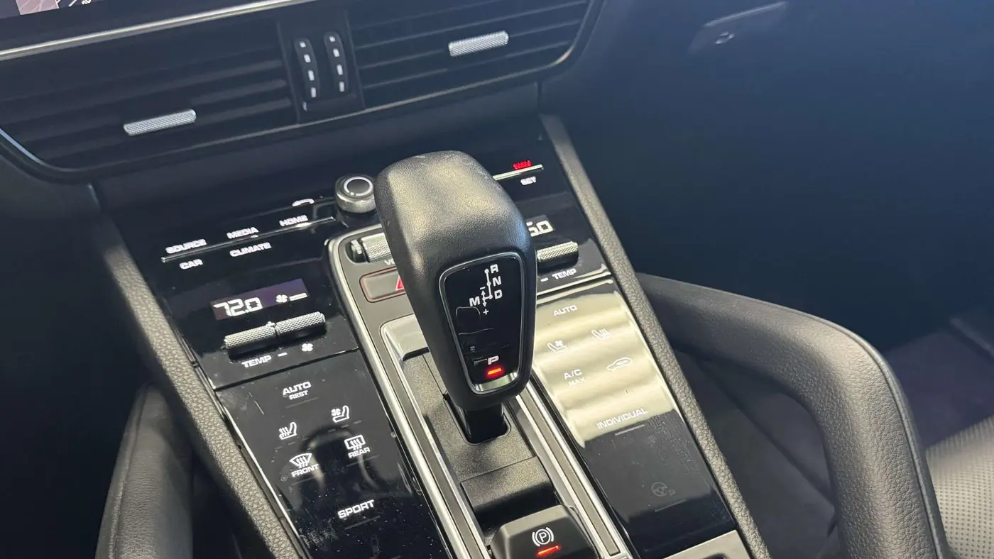 2023 Porsche Cayenne Base