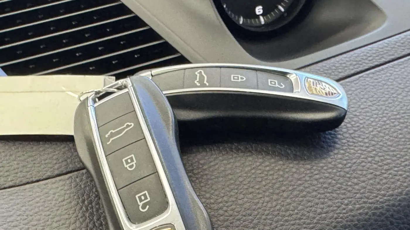 2023 Porsche Cayenne Base