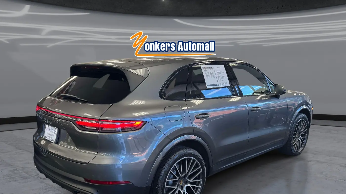 2023 Porsche Cayenne Base