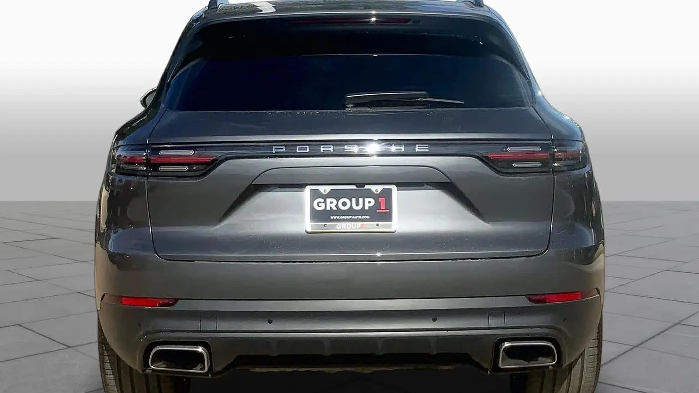 2022 Porsche Cayenne Base