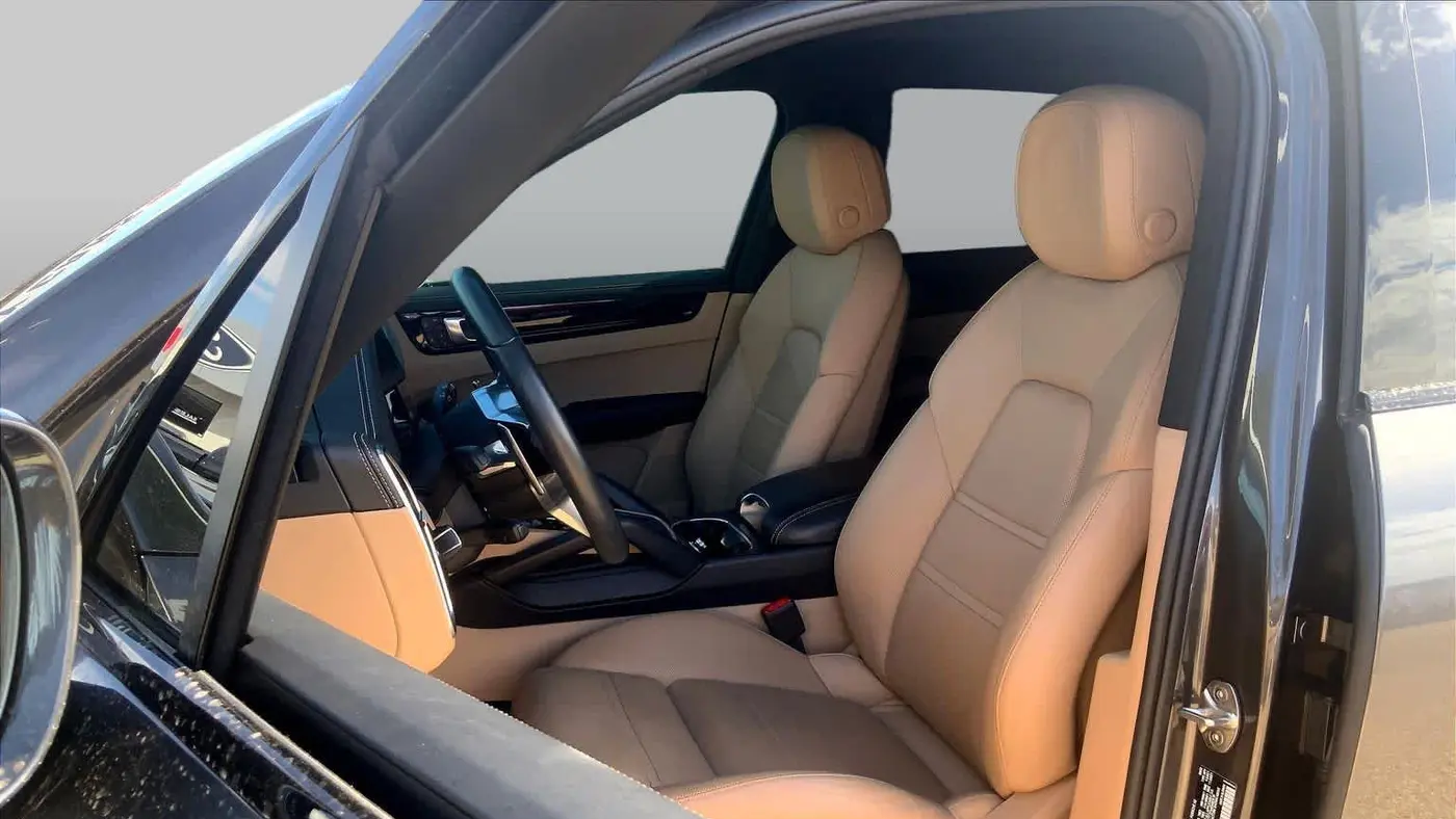 2022 Porsche Cayenne Base