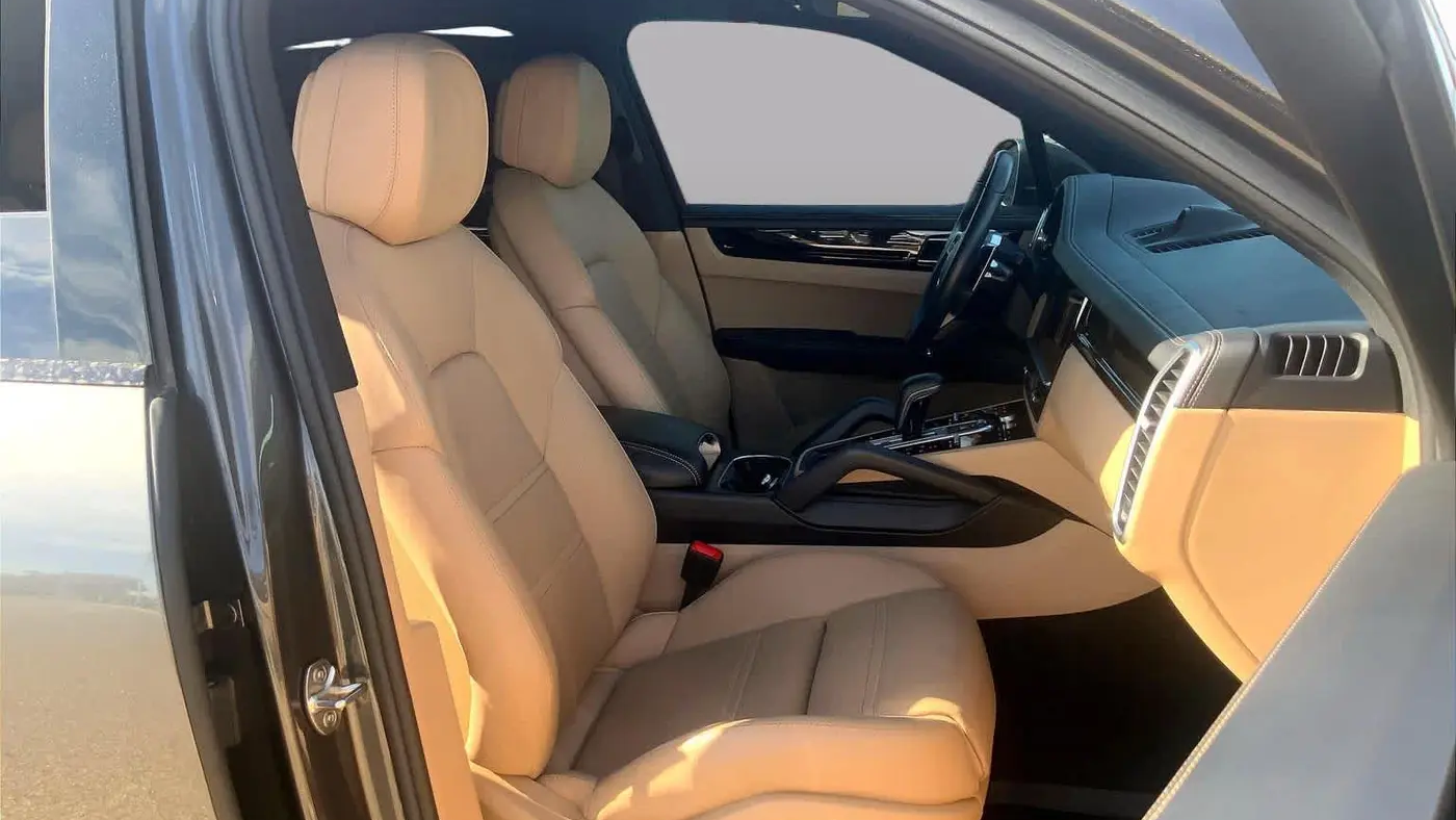 2022 Porsche Cayenne Base