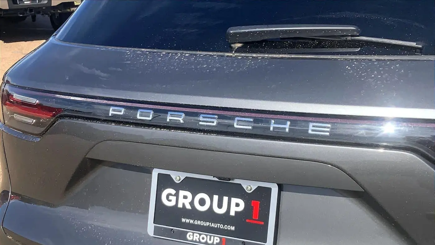 2022 Porsche Cayenne Base