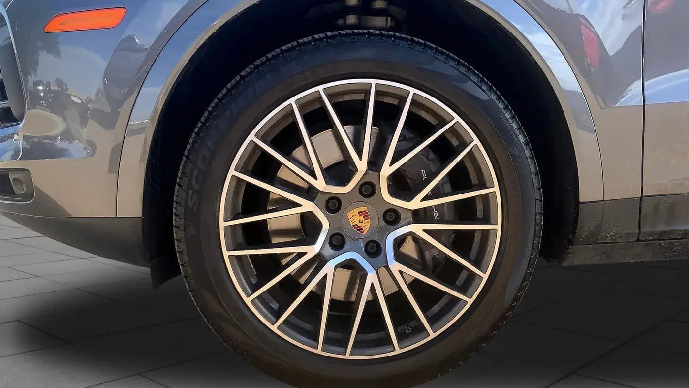 2022 Porsche Cayenne Base