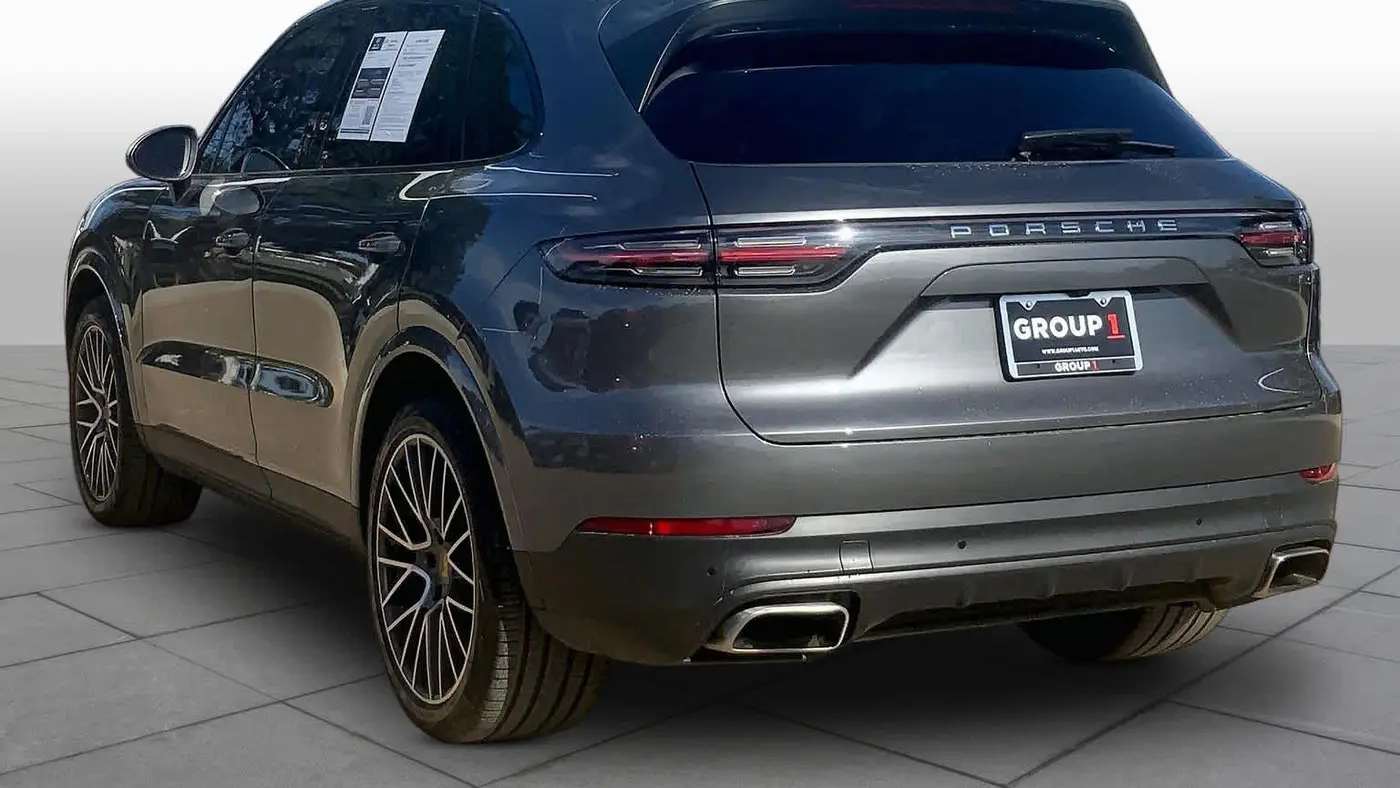 2022 Porsche Cayenne Base