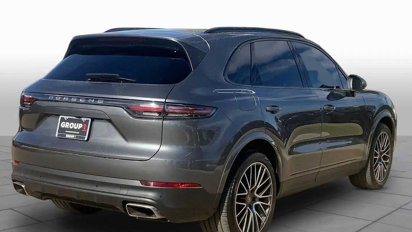 2022 Porsche Cayenne Base