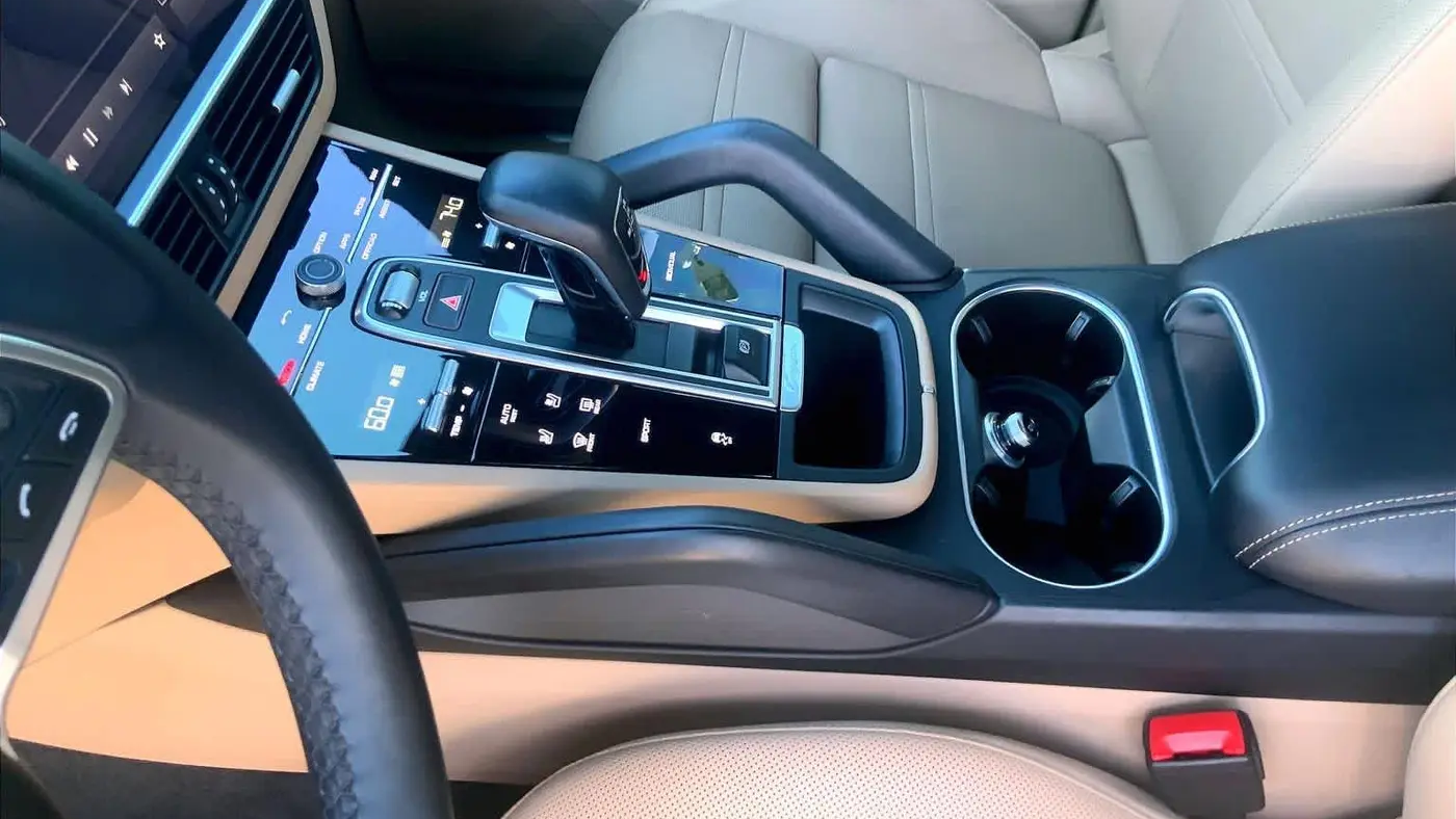 2022 Porsche Cayenne Base