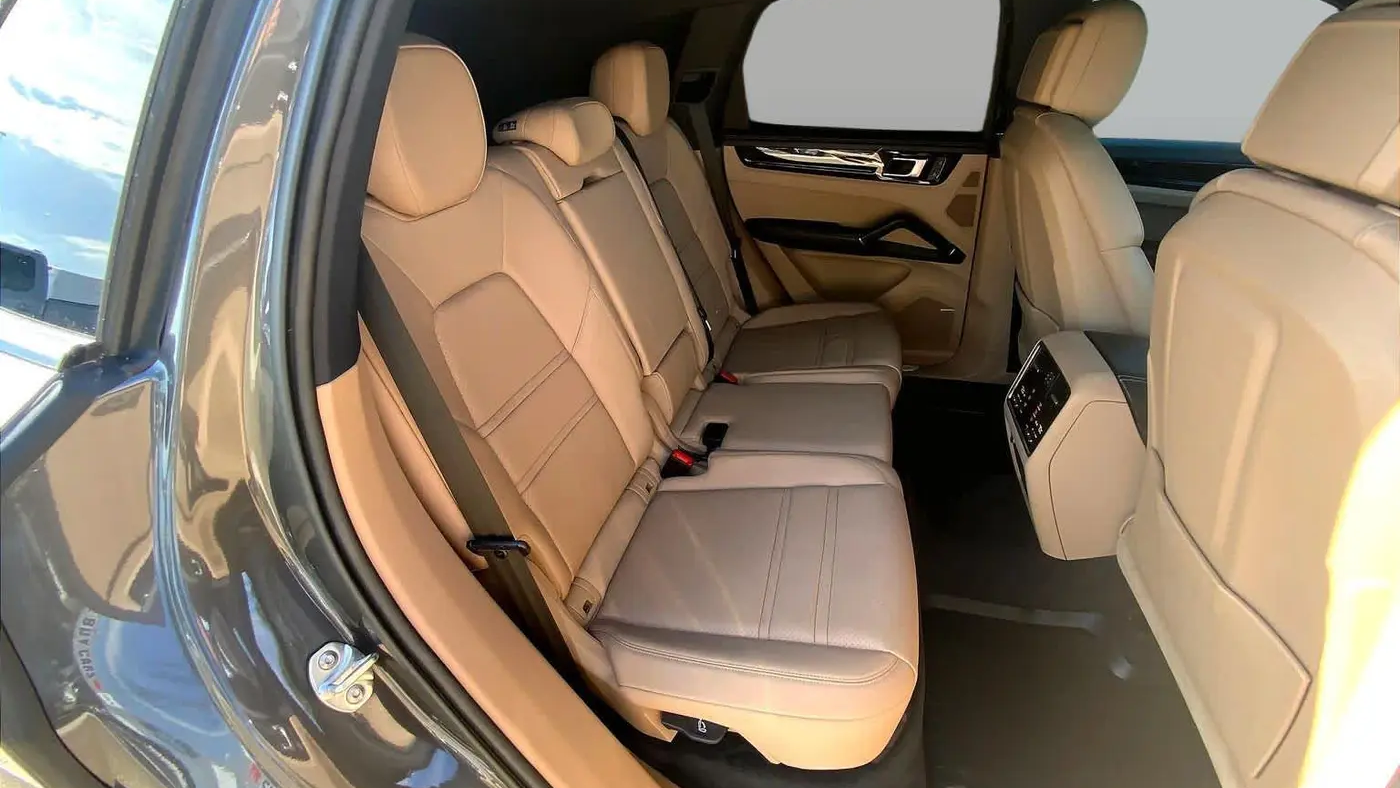 2022 Porsche Cayenne Base