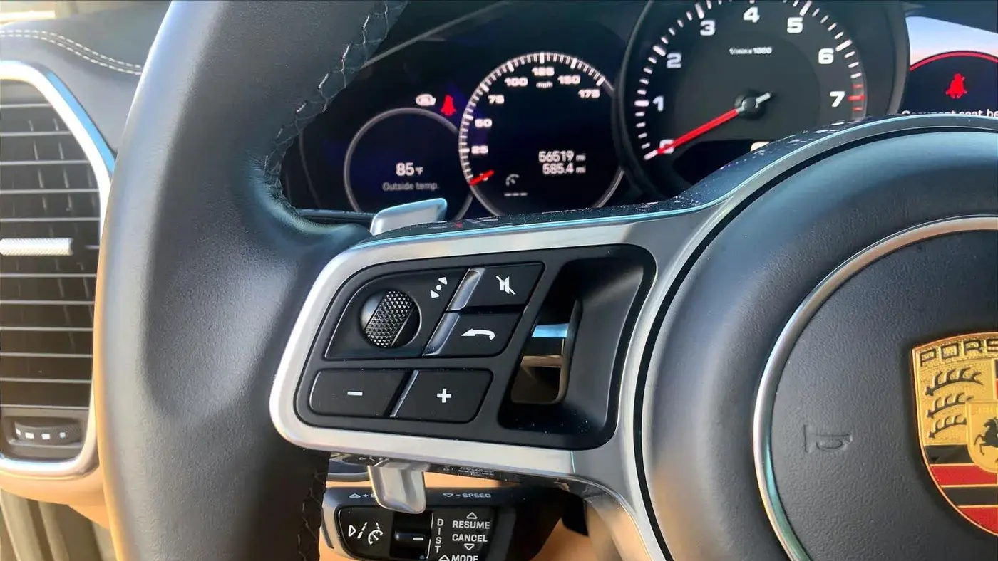 2022 Porsche Cayenne Base
