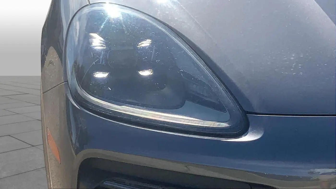 2022 Porsche Cayenne Base