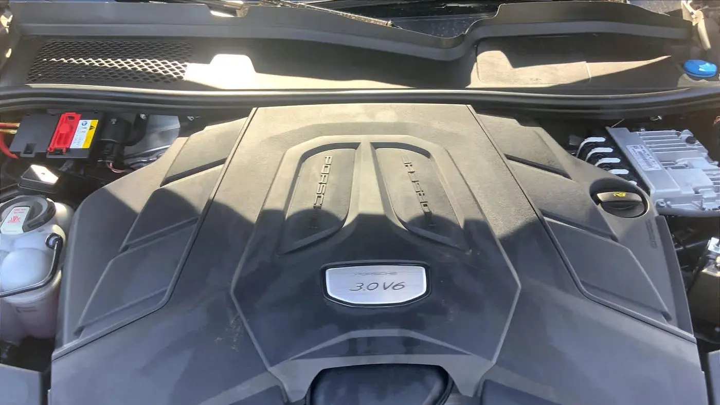 2022 Porsche Cayenne Base