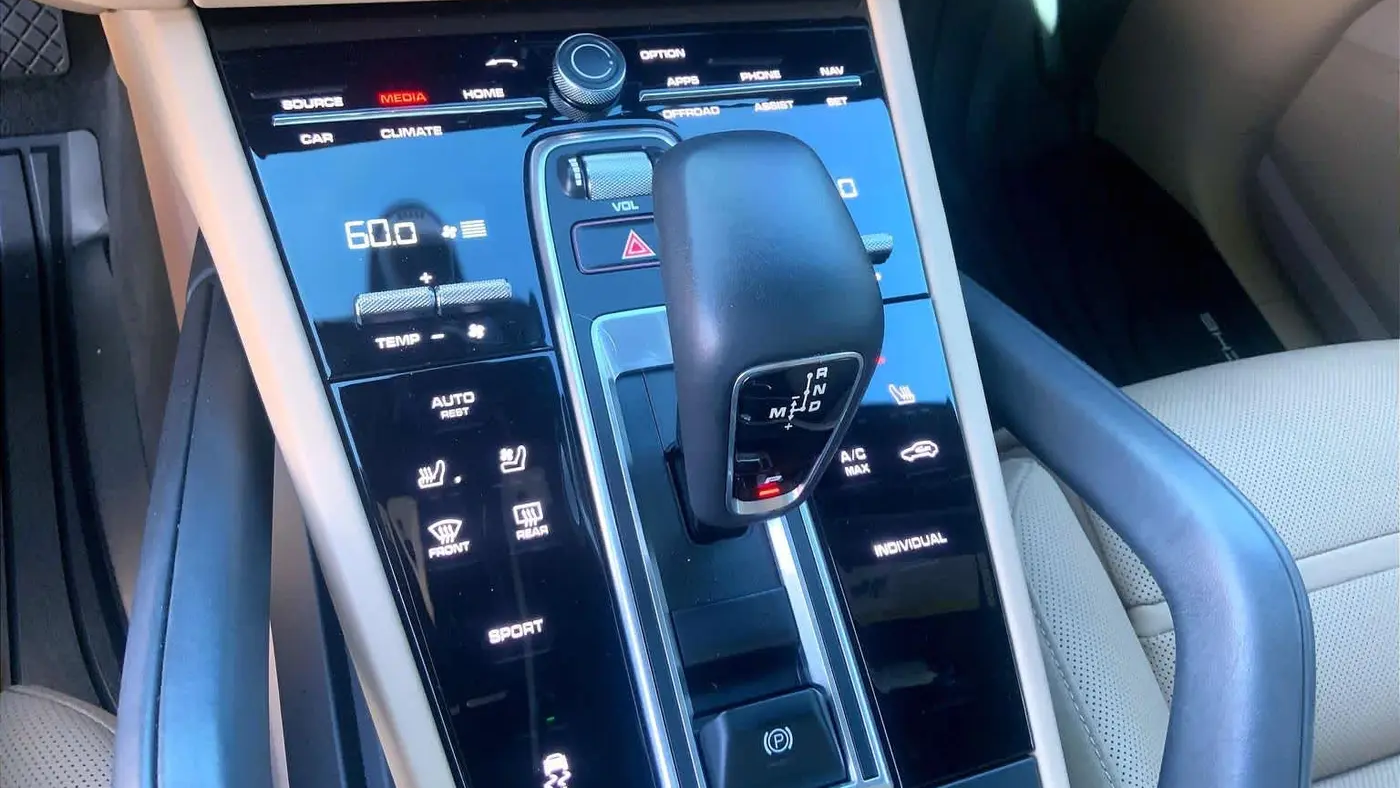 2022 Porsche Cayenne Base