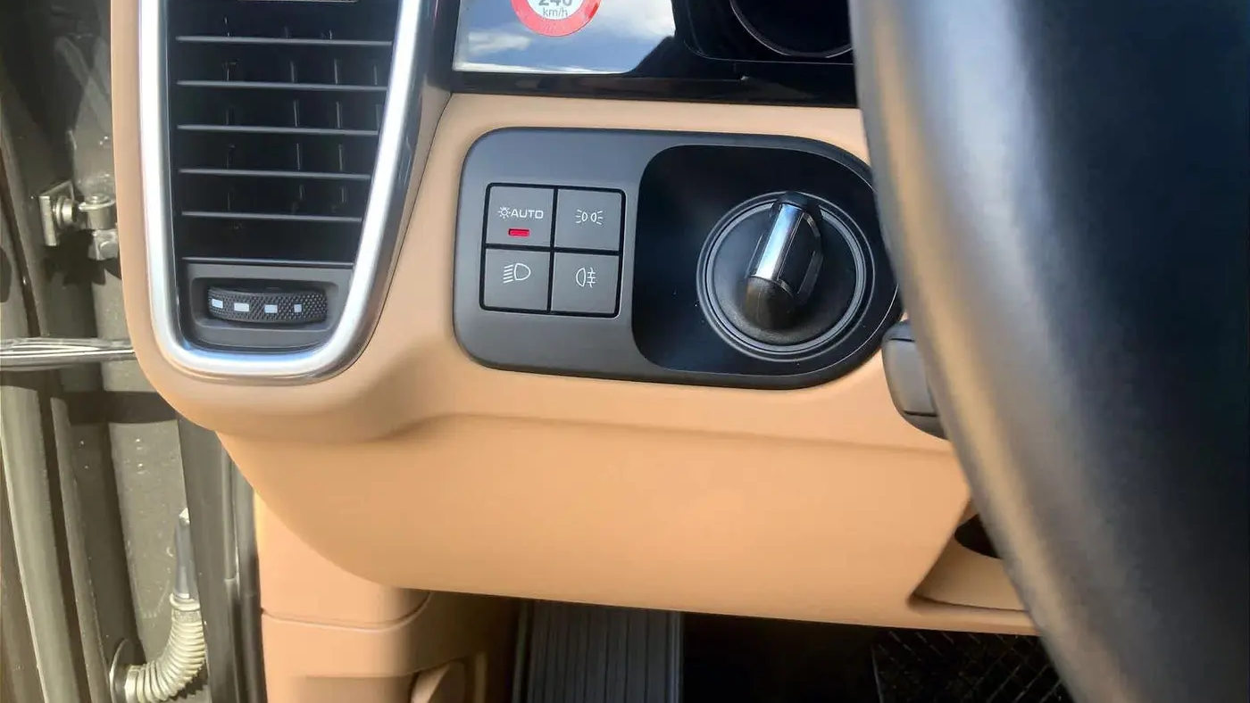 2022 Porsche Cayenne Base