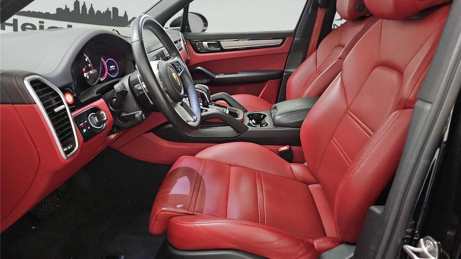 2023 Porsche Cayenne Platinum Edition