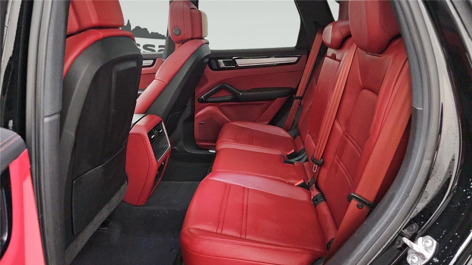 2023 Porsche Cayenne Platinum Edition