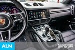 2022 Cayenne Thumbnail 32