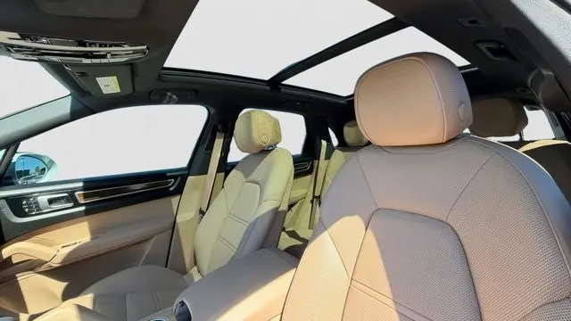 2022 Porsche Cayenne Platinum Edition