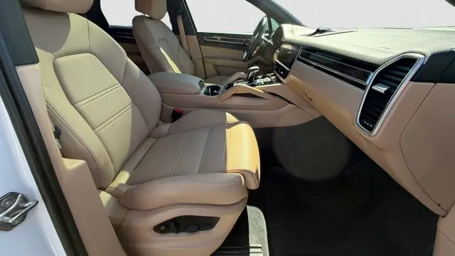 2022 Porsche Cayenne Platinum Edition