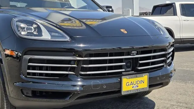 2022 Porsche Cayenne Base