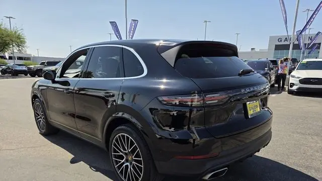 2022 Porsche Cayenne Base