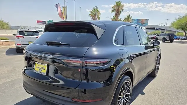 2022 Porsche Cayenne Base