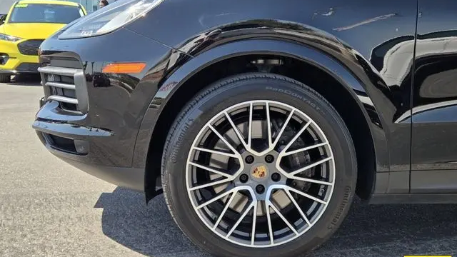 2022 Porsche Cayenne Base