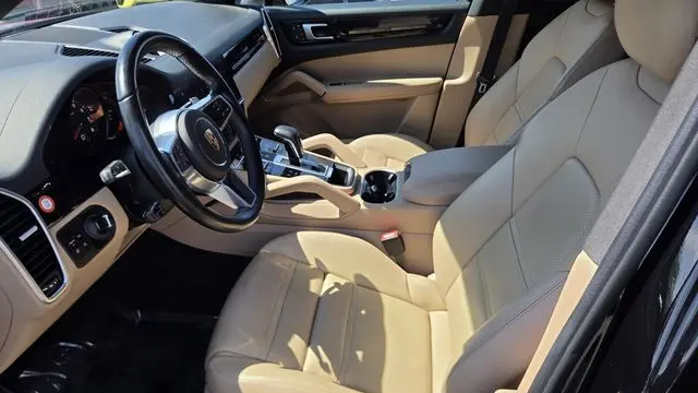 2022 Porsche Cayenne Base