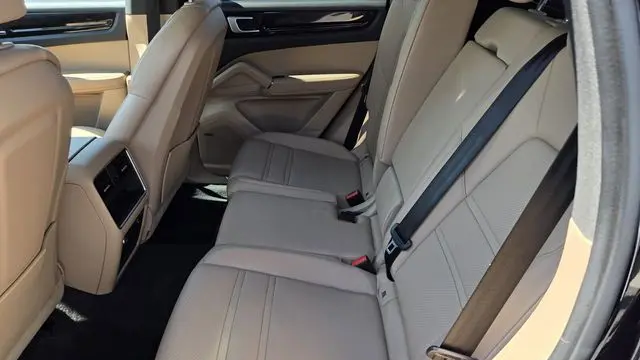 2022 Porsche Cayenne Base