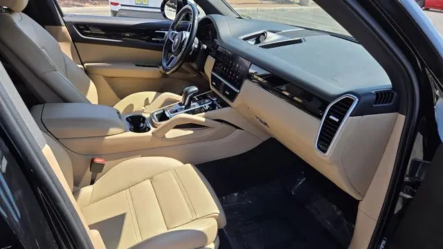 2022 Porsche Cayenne Base