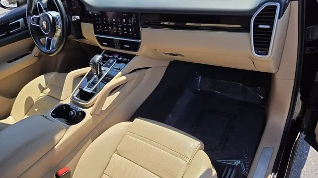 2022 Porsche Cayenne Base