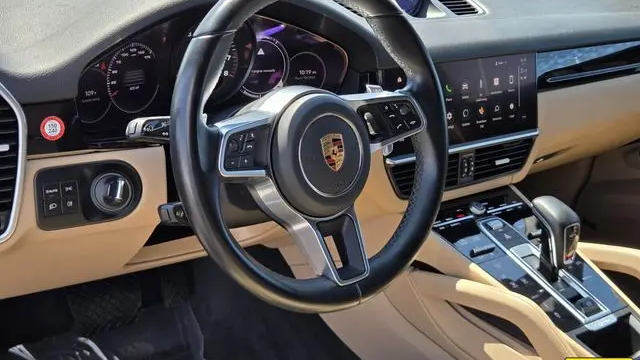 2022 Porsche Cayenne Base