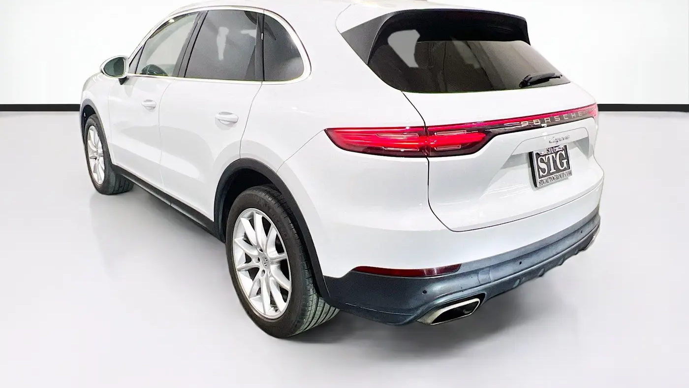 2022 Porsche Cayenne Base