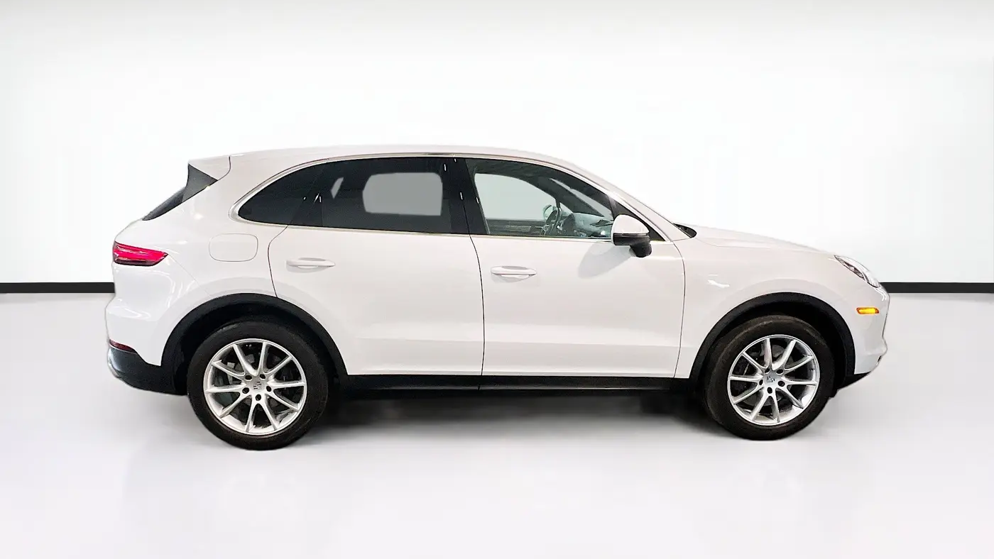 2022 Porsche Cayenne Base