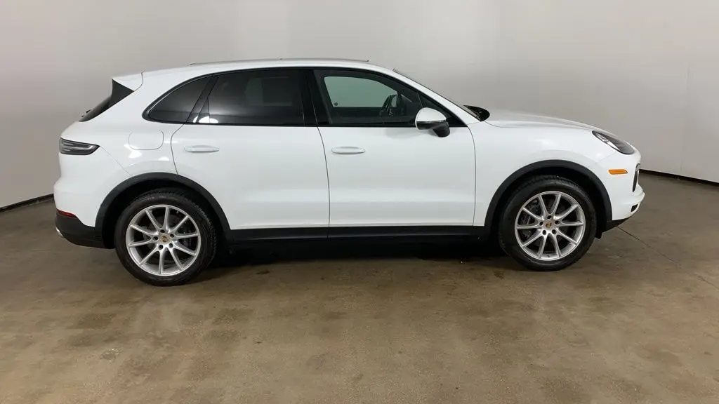 2022 Porsche Cayenne Base