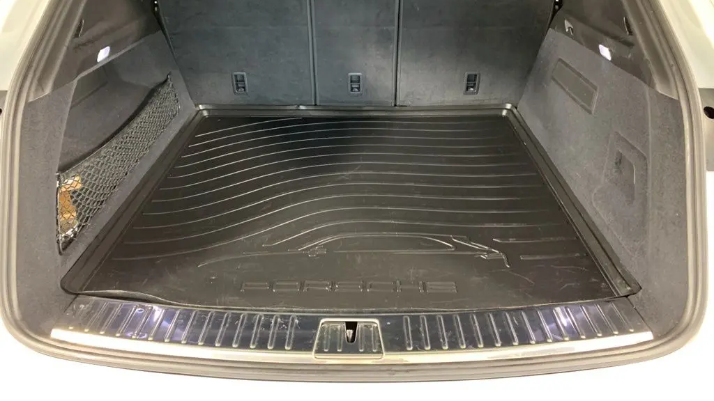 2022 Porsche Cayenne Base